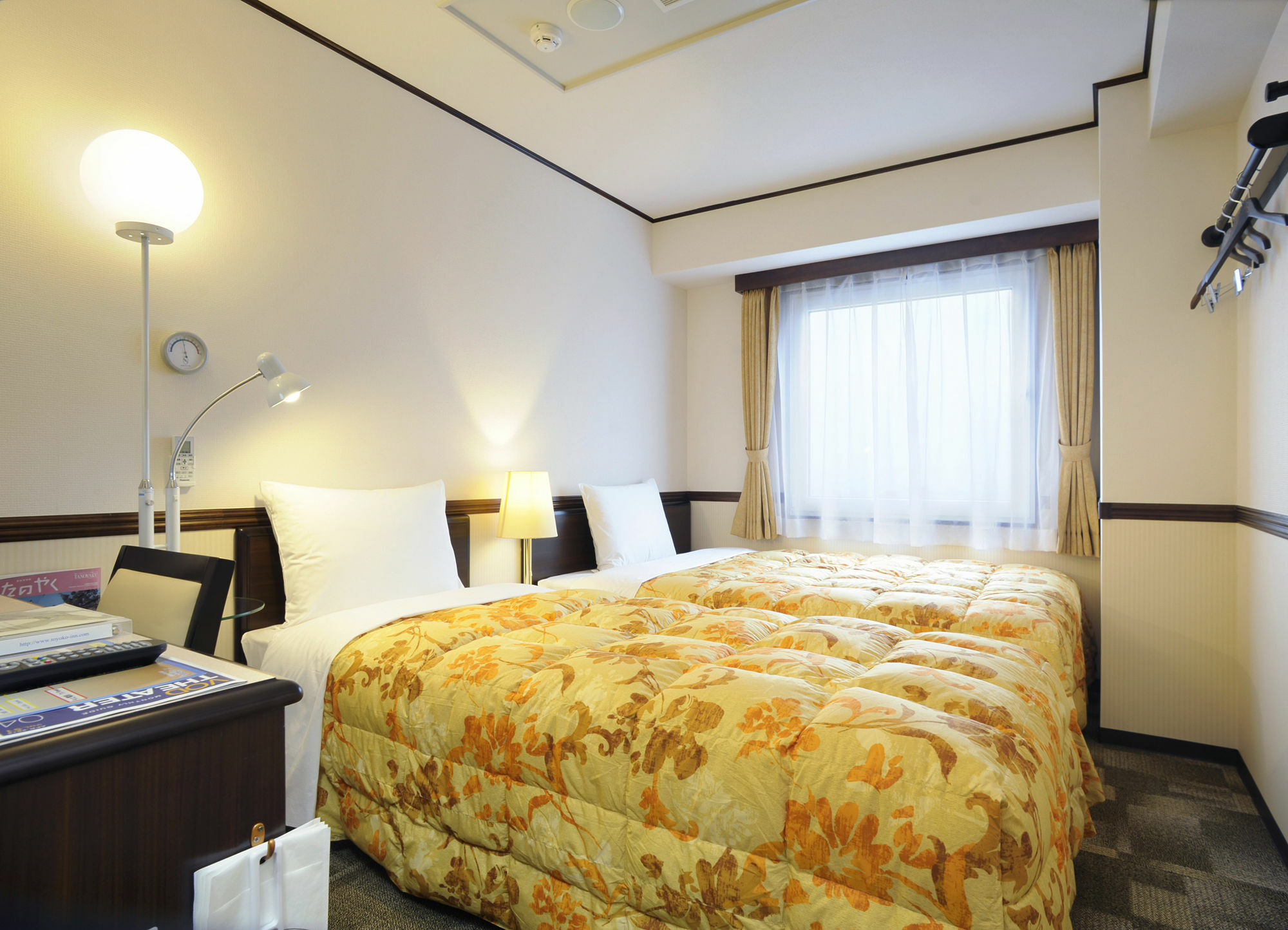 Toyoko Inn Tokyo Asakusa Senzoku Tsukuba Express ภายนอก รูปภาพ